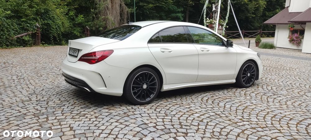 Mercedes-Benz CLA 180 AMG Line - 17
