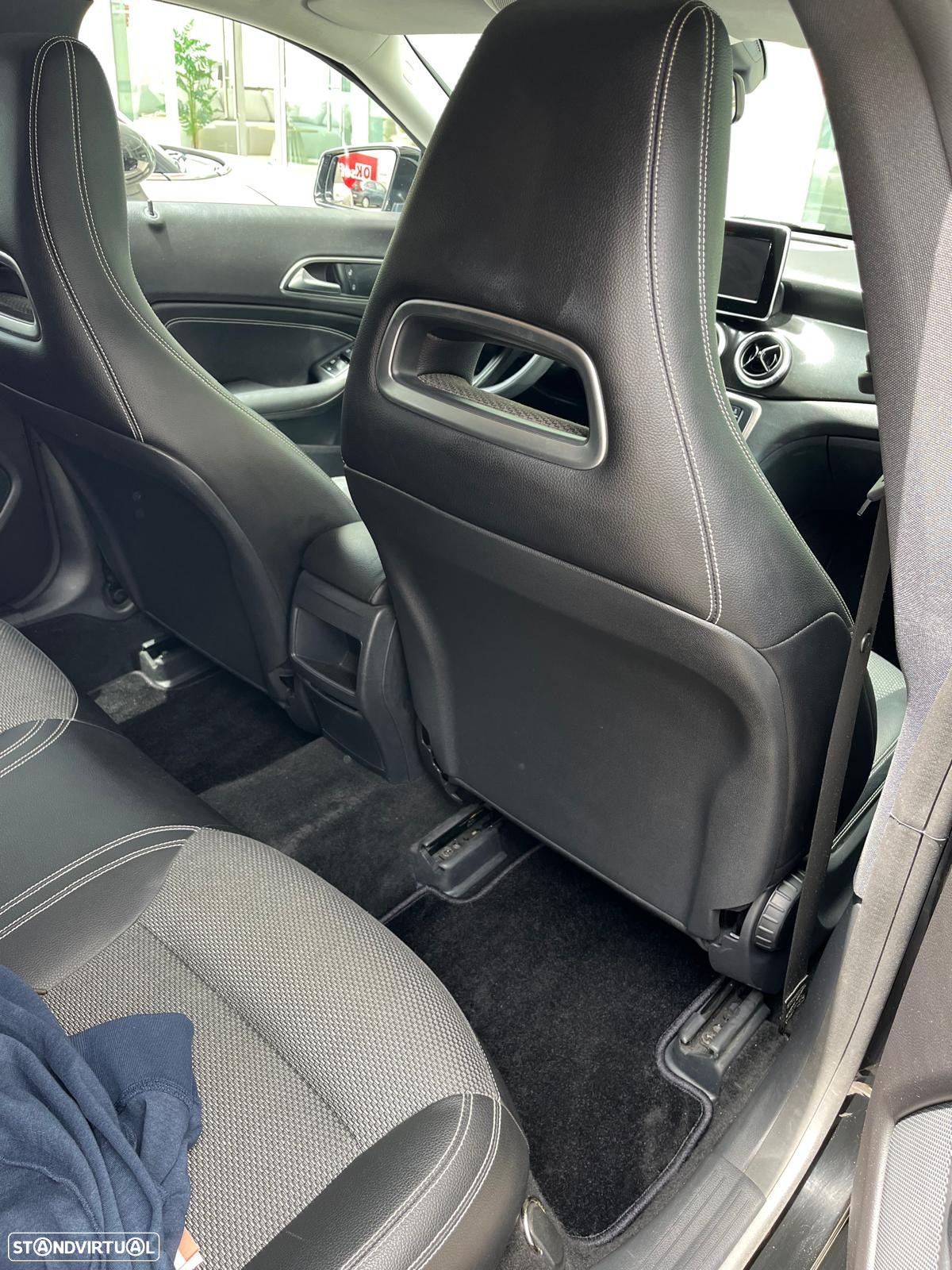 Mercedes-Benz CLA 200 Shooting Brake d Peak Edition - 11
