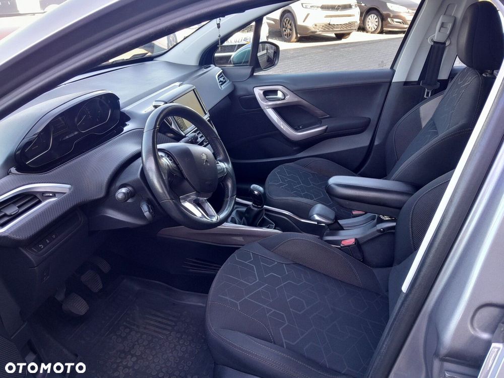 Peugeot 2008 - 18