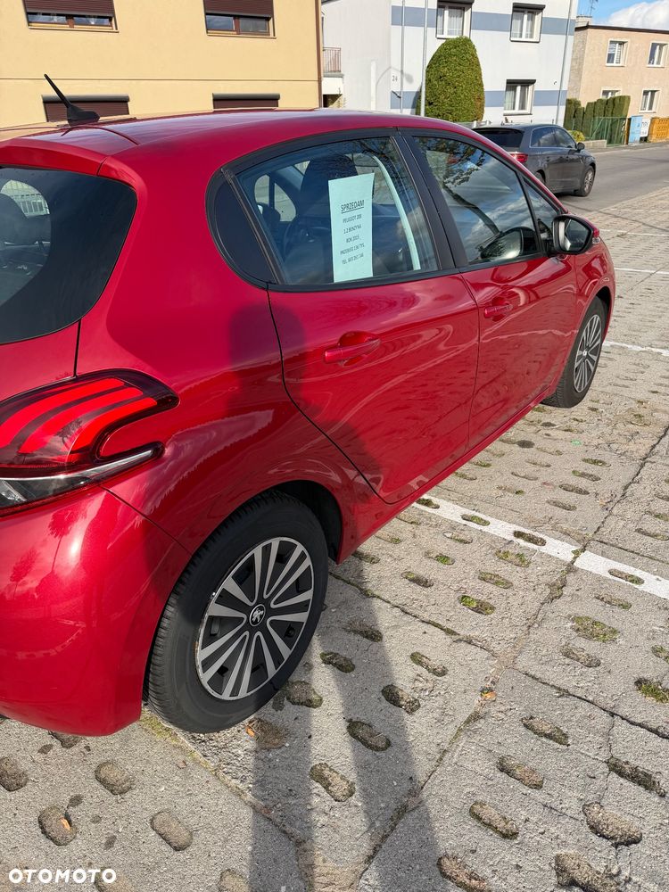 Peugeot 208 - 5
