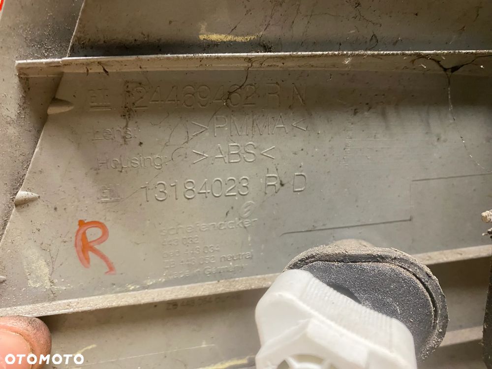 LAMPA TYLNA PRAWA OPEL VECTRA C KOMBI  24469462 - 6