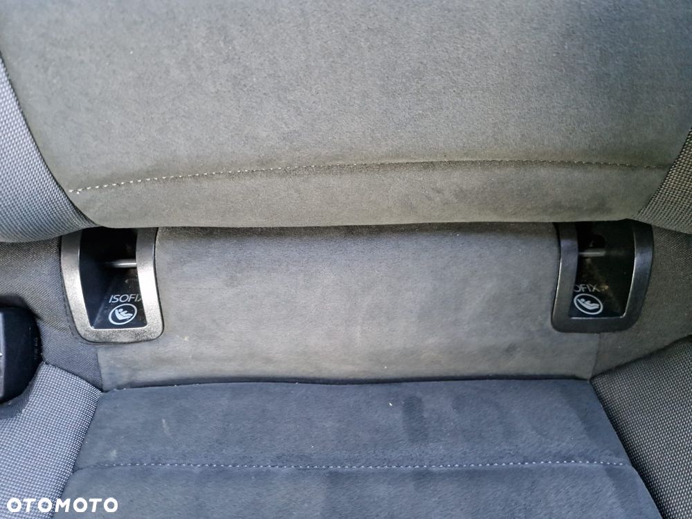 Volkswagen Golf - 24