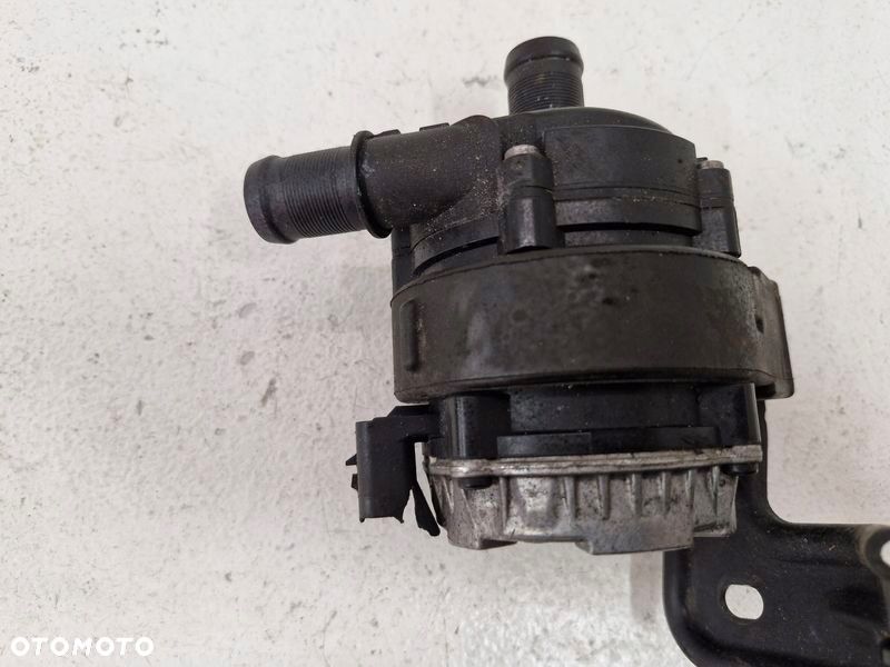 RENAULT TRAFIC III 3 2.0 DCI DODATKOWA POMPA WODY 210100113R - 2