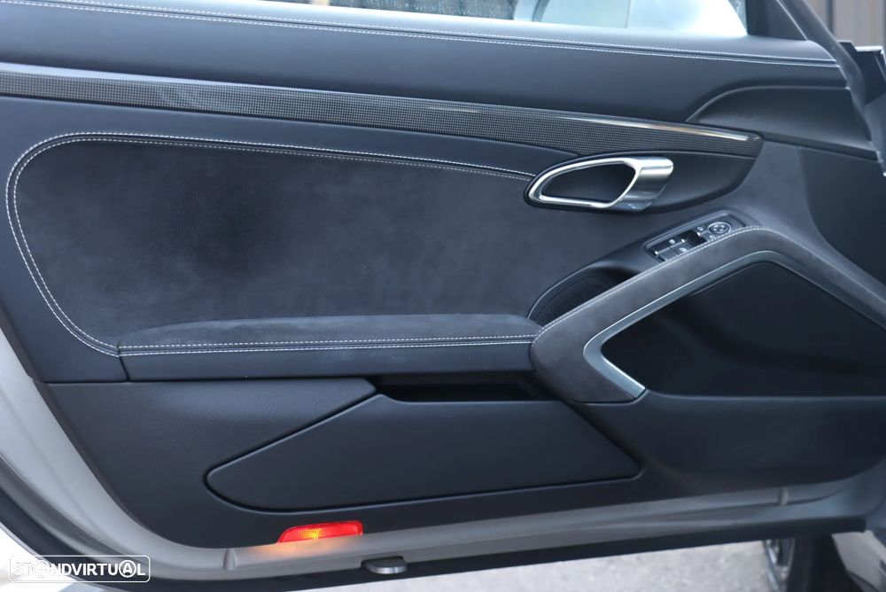 Porsche 911 (991) Carrera 4 GTS PDK - 30