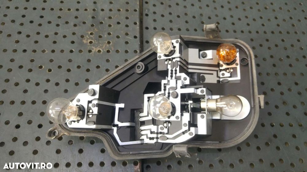 Soclu stop dreapta opel astra h berlina 159728 - 1