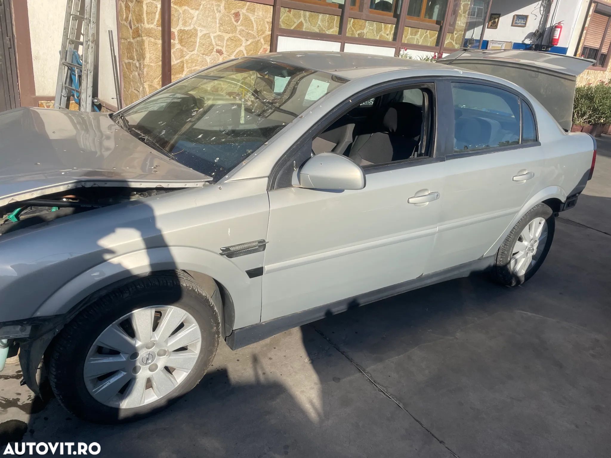 Dezmembram Opel Vectra C Z16XE - 1