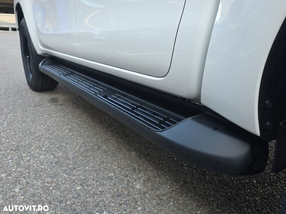 Toyota Hilux 2.8D 204CP 4x4 Double Cab MT Comfort - 18