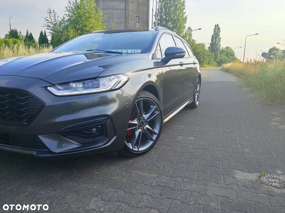 Ford Mondeo - 32