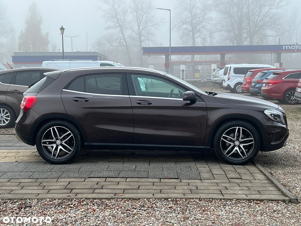 Mercedes-Benz GLA 250 4-Matic AMG Line - 11