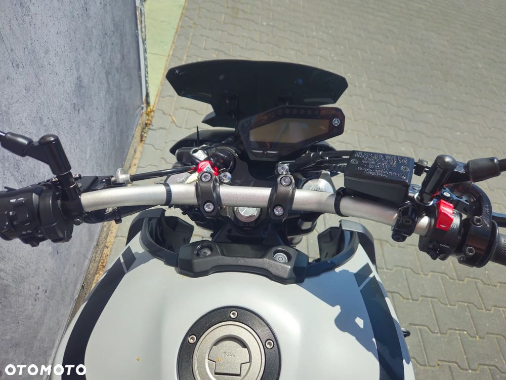 Yamaha MT - 7