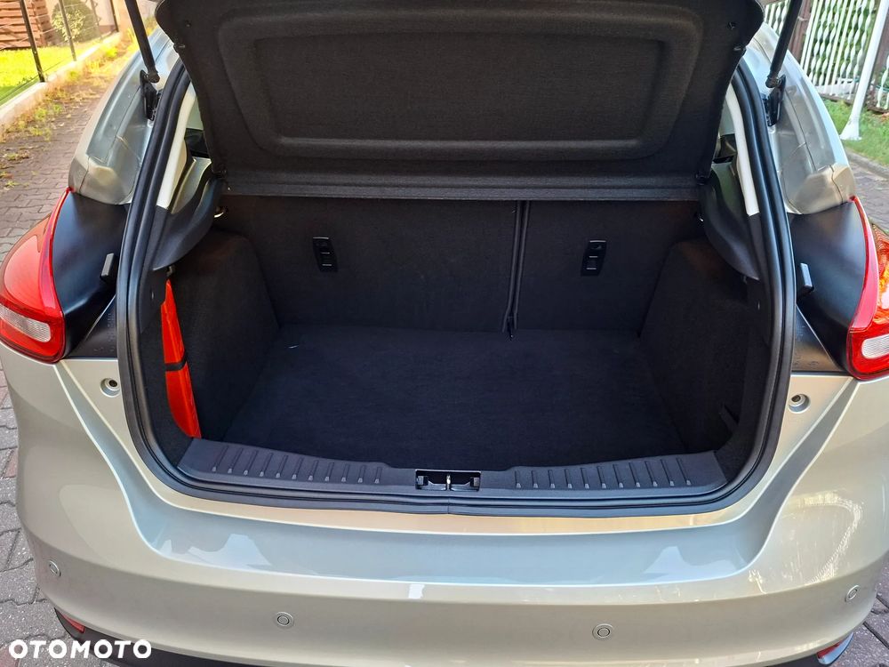 Ford Focus - 27