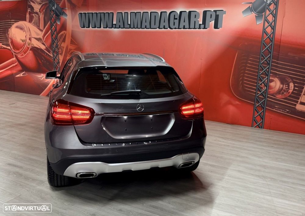 Mercedes-Benz GLA 180 Urban Aut. - 5