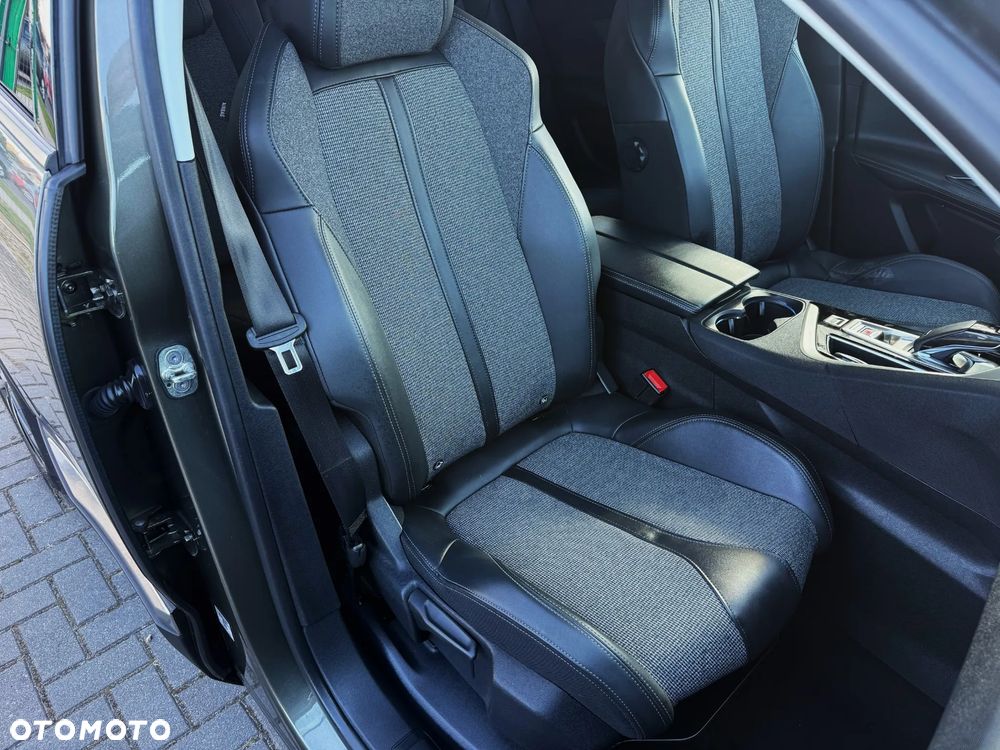 Peugeot 3008 BlueHDi 130 Stop & Start EAT8 Allure - 14