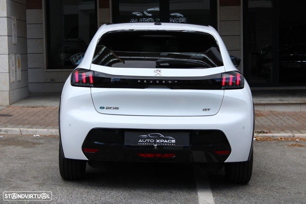 Peugeot e-208 GT+ - 14