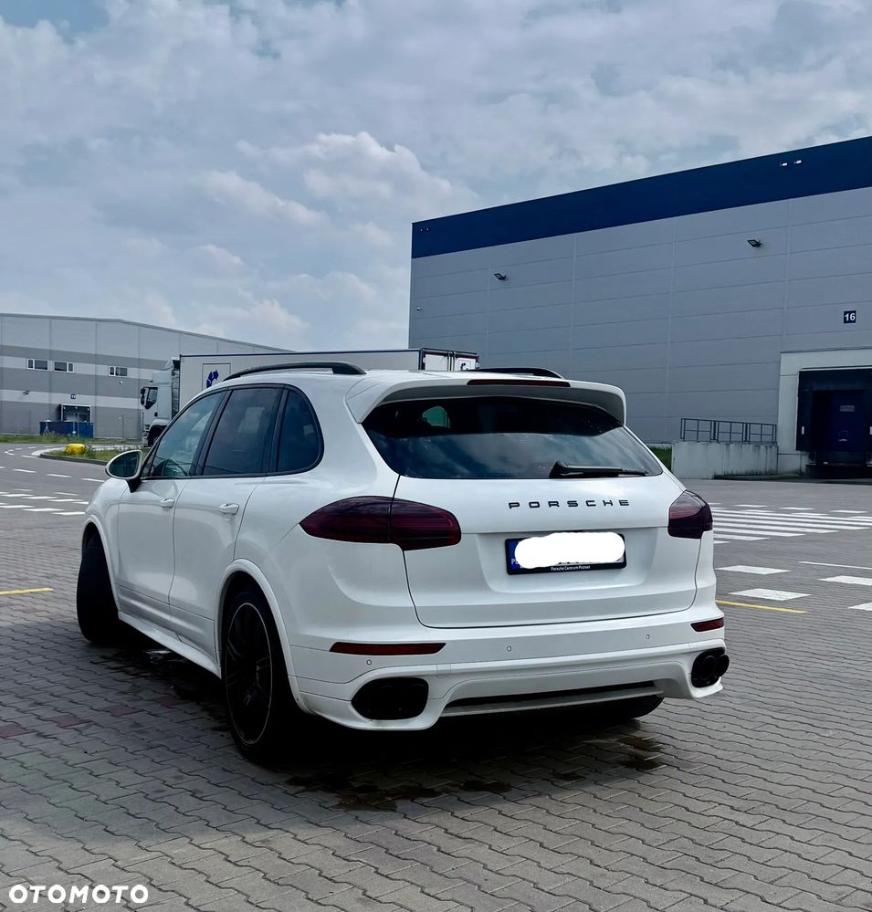 Porsche Cayenne S Diesel Platinum Edition - 3