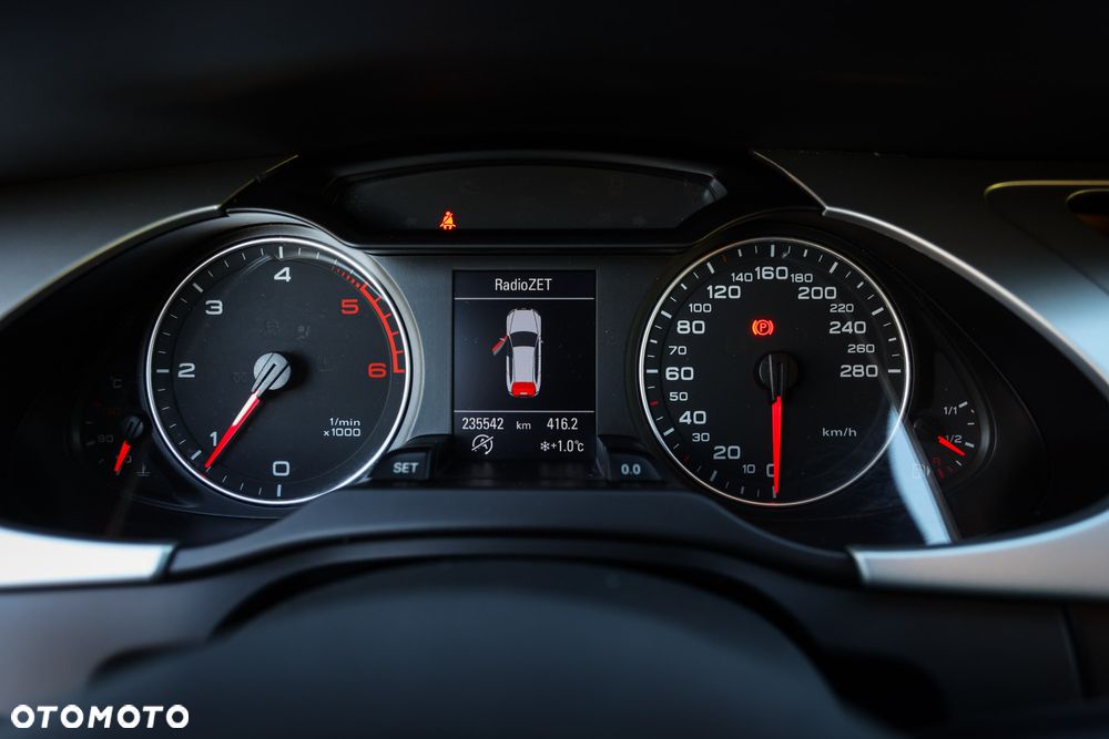 Audi A4 Avant 2.0 TDI DPF quattro S line Sportpaket (plus) - 9