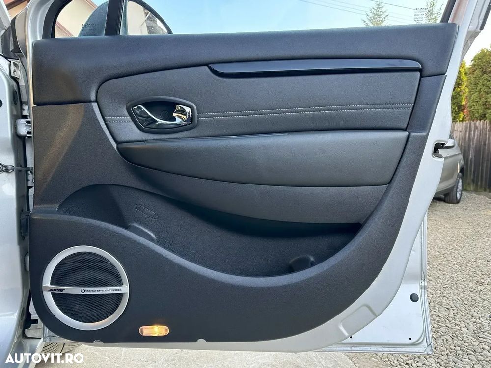 Renault Grand Scenic ENERGY dCi 130 Start & Stop Bose Edition - 23