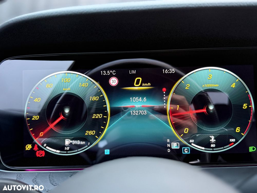 Mercedes-Benz E 220 d 4Matic T 9G-TRONIC AMG Line - 9