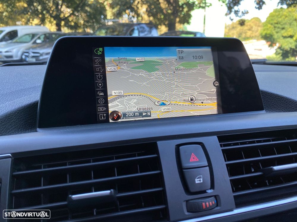 BMW 220 d Cabrio Pack M - 27