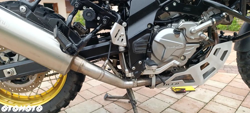 Suzuki V-STROM - 24