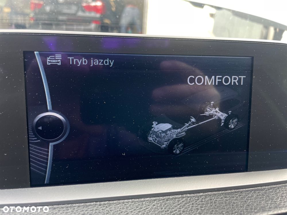 BMW Seria 3 318d DPF Edition Sport - 28