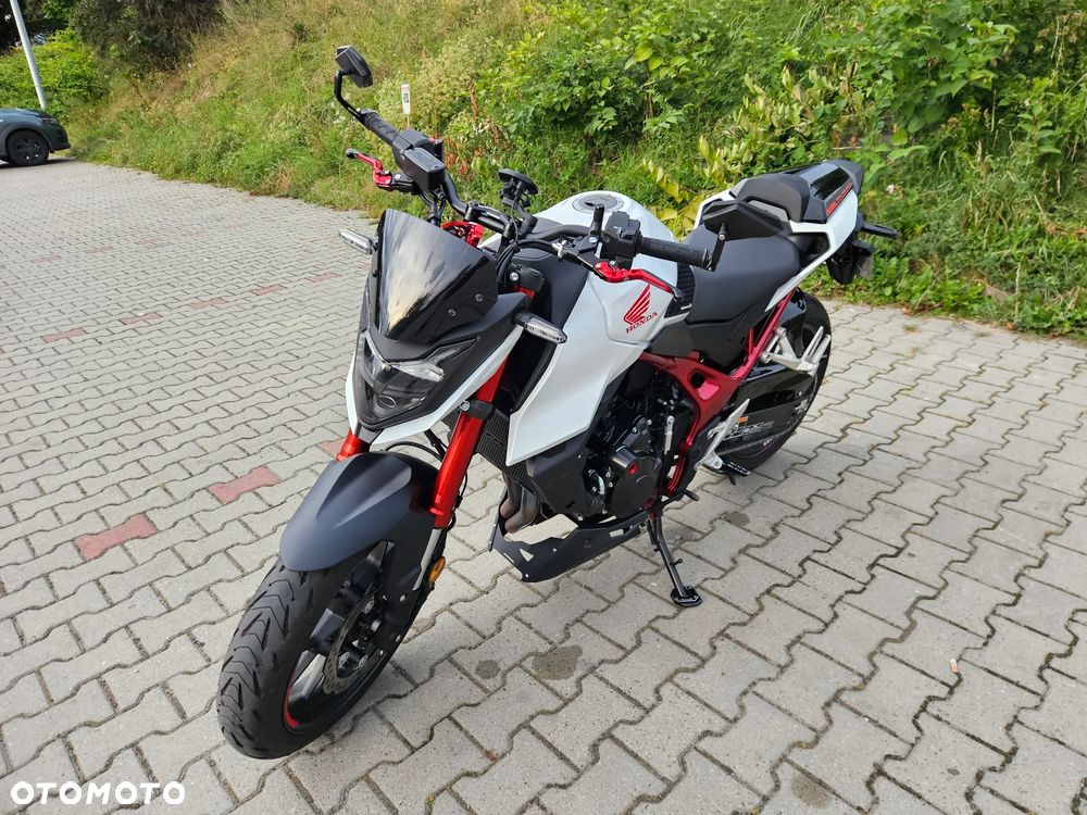 Honda CB - 1