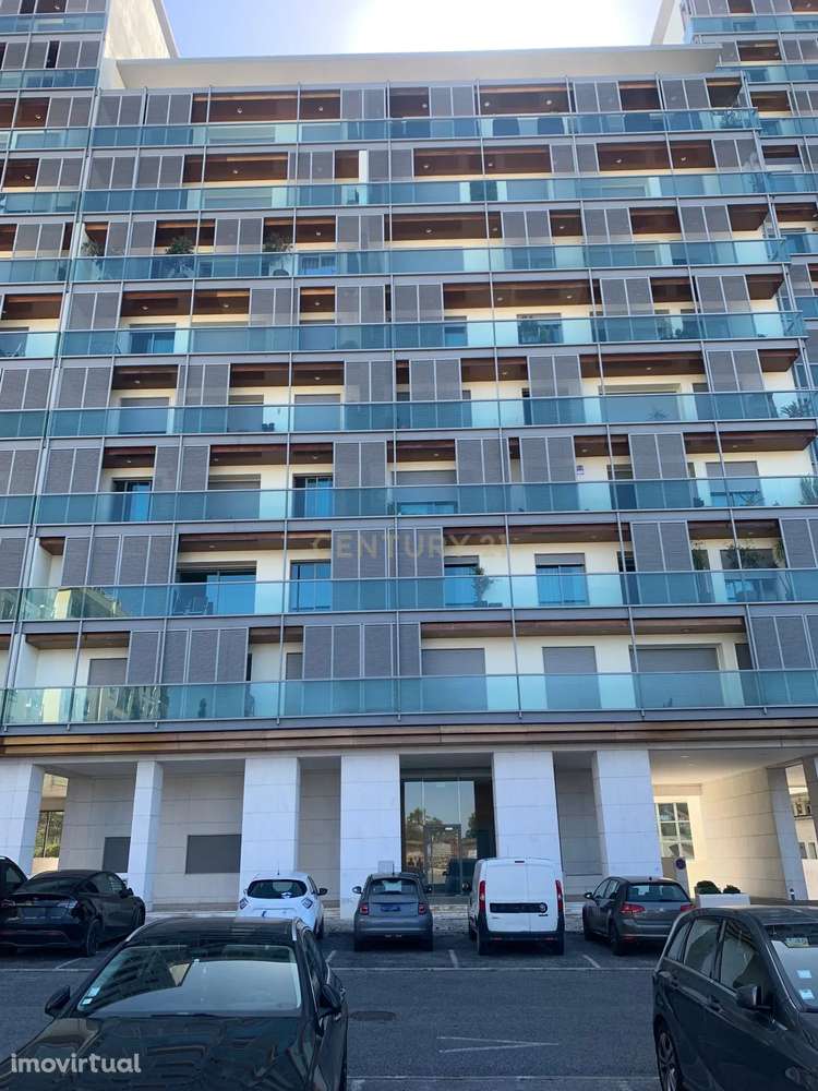 Estacionamento para arrendamento em Telheiras - Grande imagem: 2/5