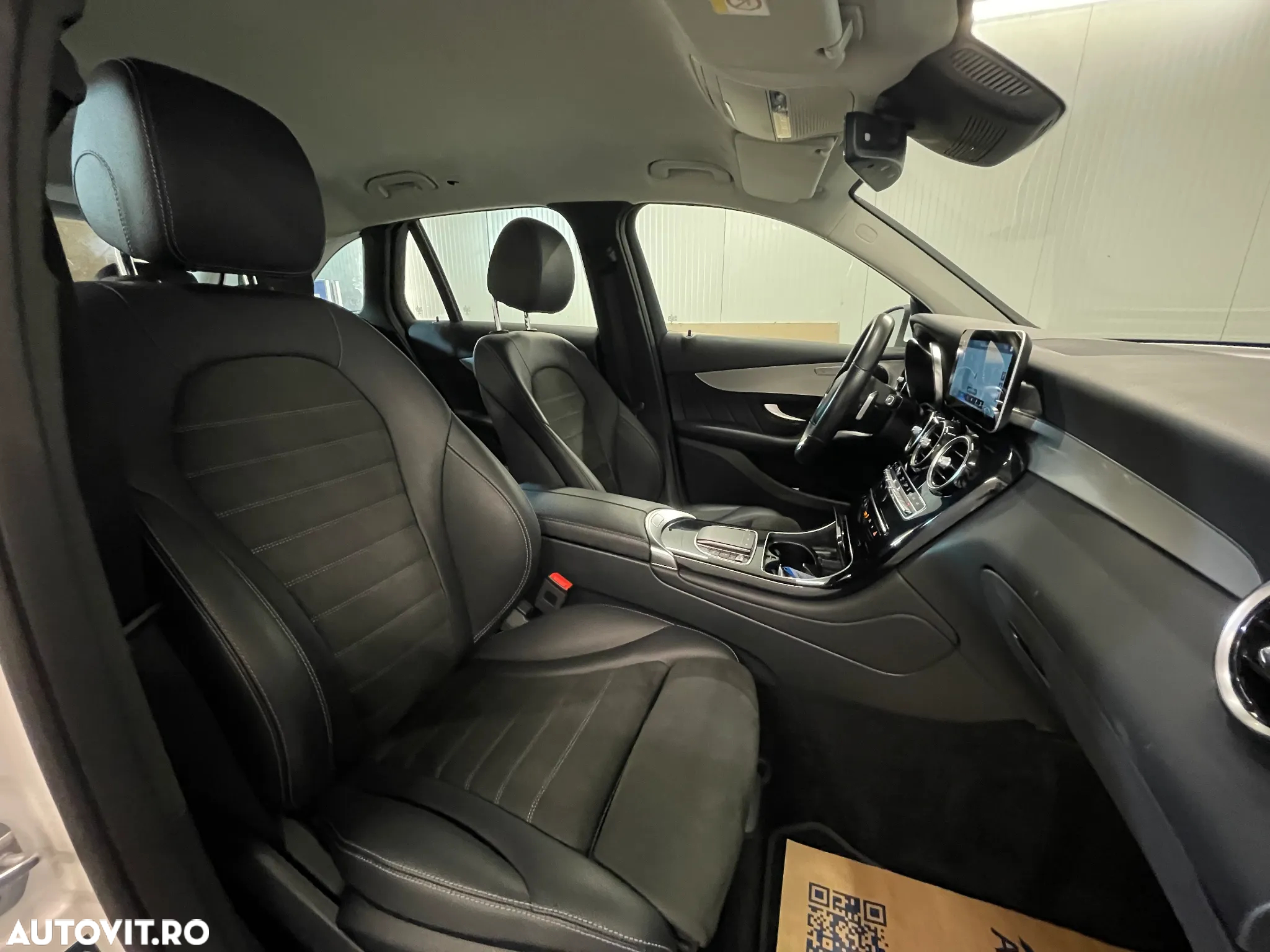 Mercedes-Benz GLC 300 de 4Matic 9G-TRONIC AMG Line - 9