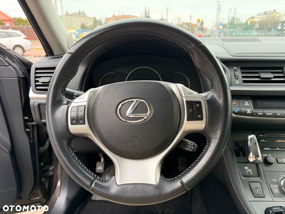 Lexus CT 200h Prestige - 11