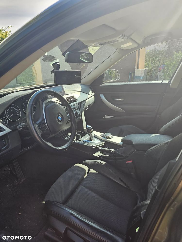 BMW Seria 3 320i xDrive - 7
