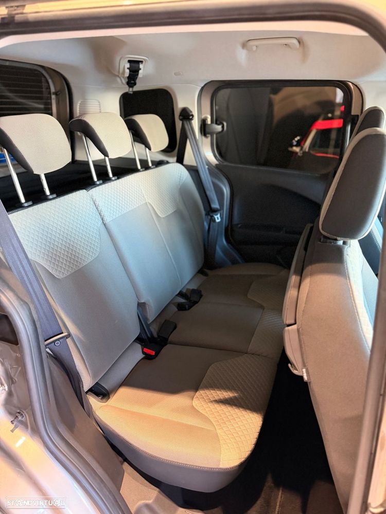 Ford Tourneo Courier 1.0 EcoBoost Titanium - 36