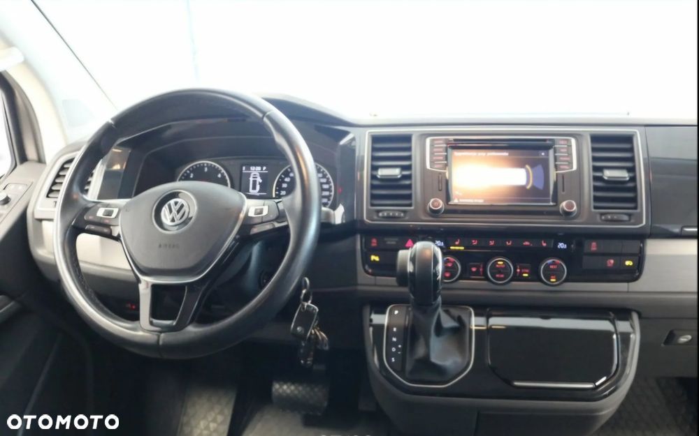 Volkswagen Multivan - 12