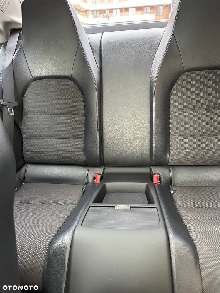 Mercedes-Benz Klasa E - 33