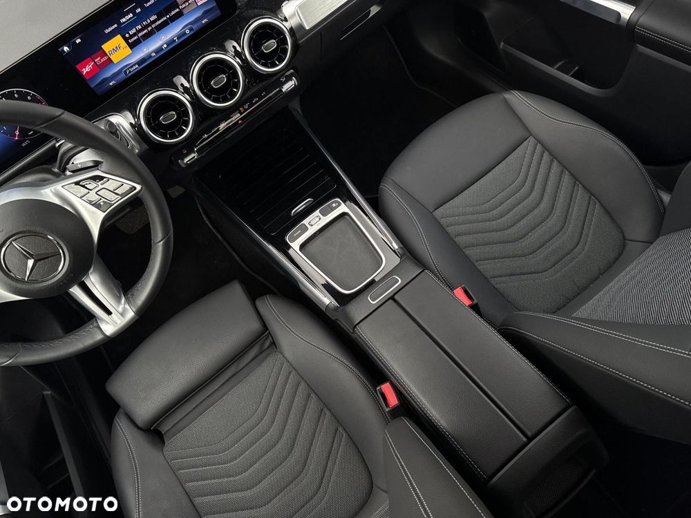 Mercedes-Benz GLB - 17