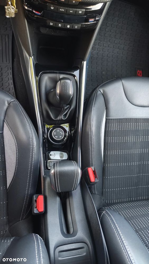 Peugeot 2008 1.6 e-HDi Allure S&S - 19