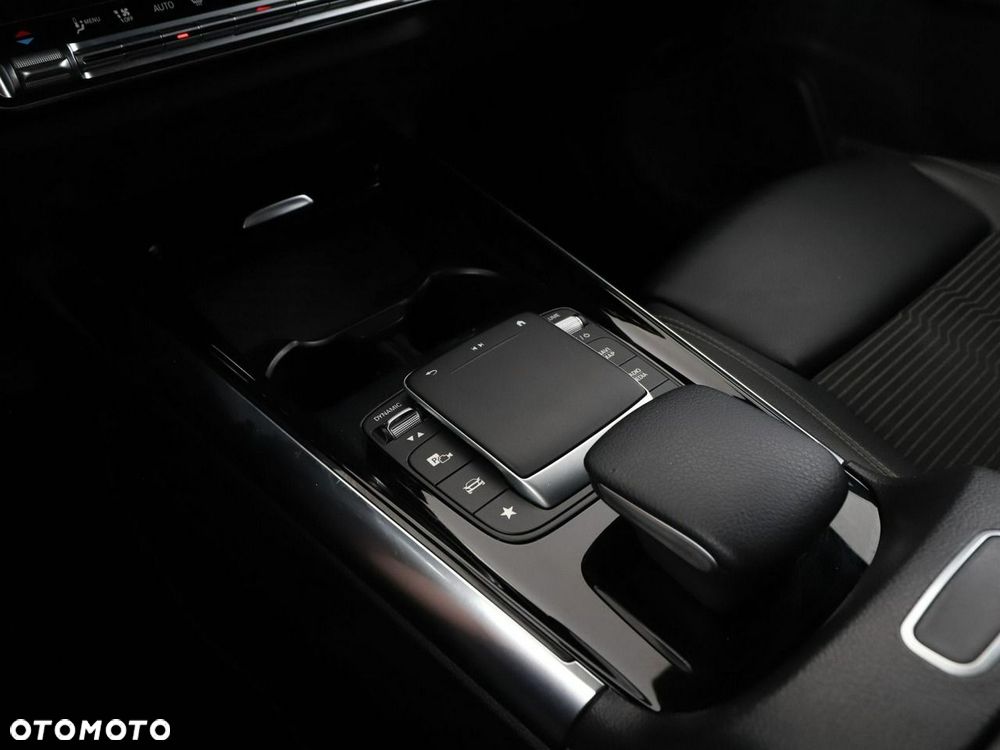 Mercedes-Benz GLA 250 e PHEV Progressive 8G-DCT - 31