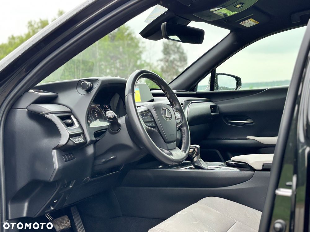 Lexus UX 250h Executive Line - 22