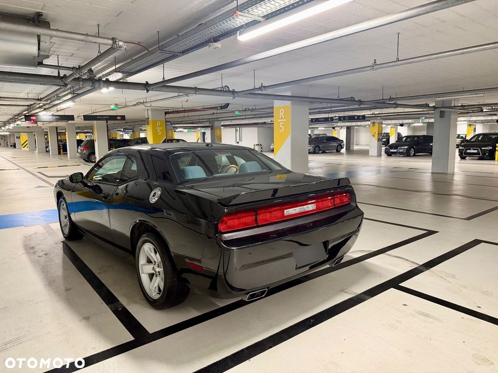 Dodge Challenger - 4