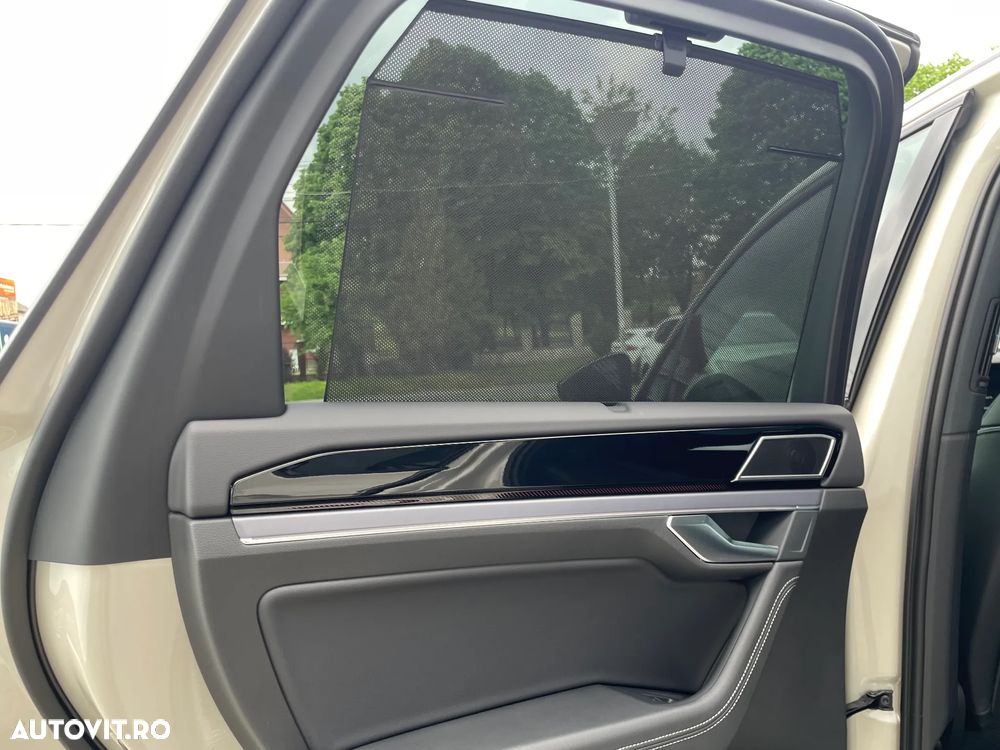 Volkswagen Touareg V6 TDI 4MOTION R-Line - 22