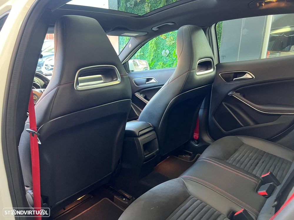 Mercedes-Benz GLA 45 AMG 4-Matic - 11