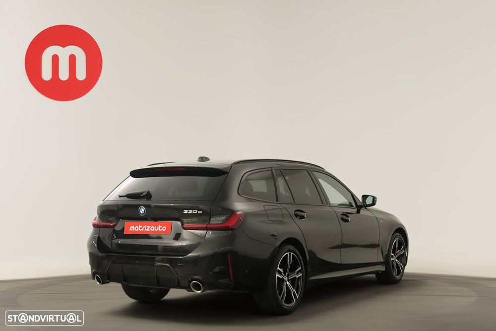 BMW 330 e Edição Desportiva M Auto - 4