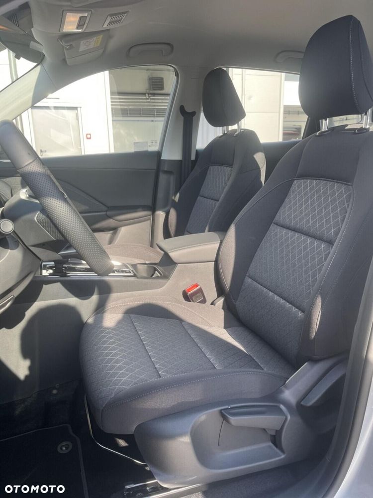 MG ZS Hybrid+ - 12