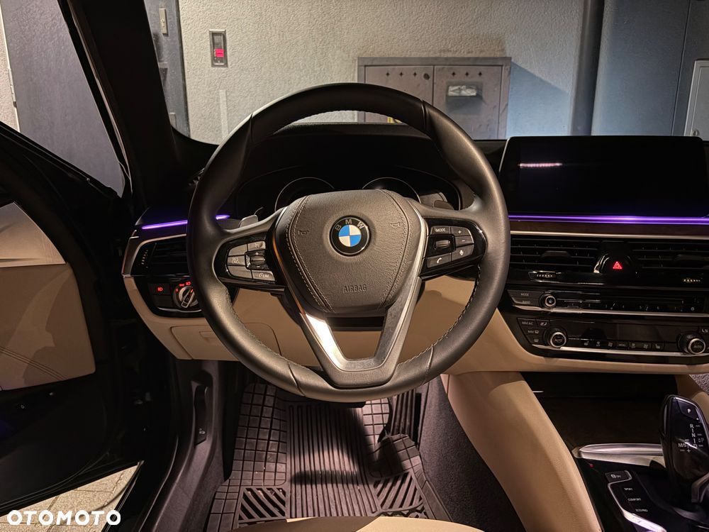 BMW Seria 5 530e iPerformance - 16