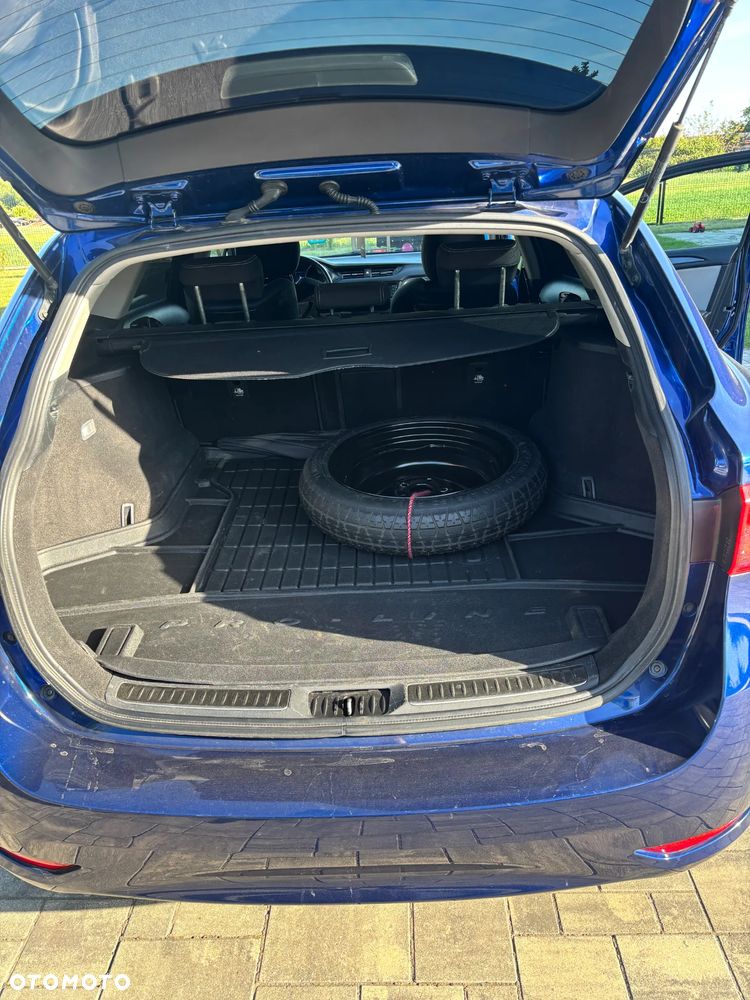 Toyota Avensis 1.8 Premium - 22