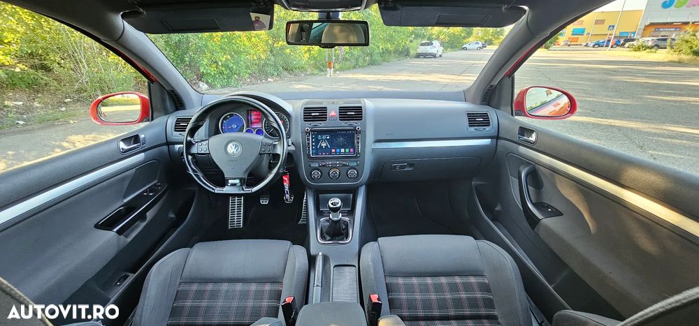 Volkswagen Golf 2.0 FSI GTI - 11