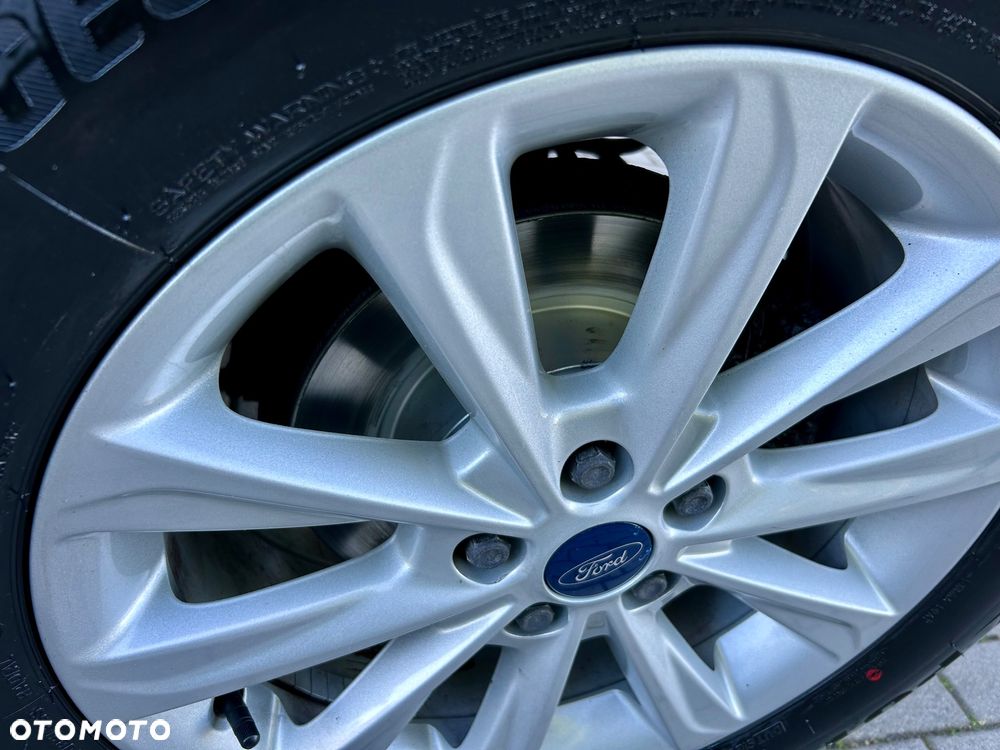 Ford Kuga 1.5 EcoBoost 2x4 Titanium - 33