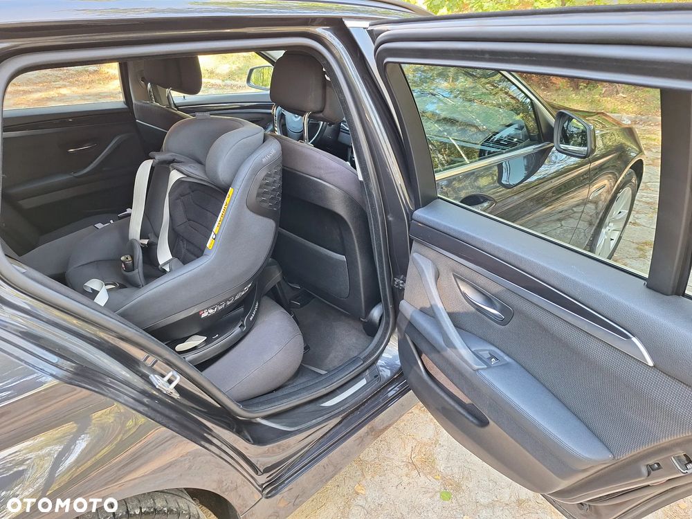 BMW Seria 5 520d Touring - 21