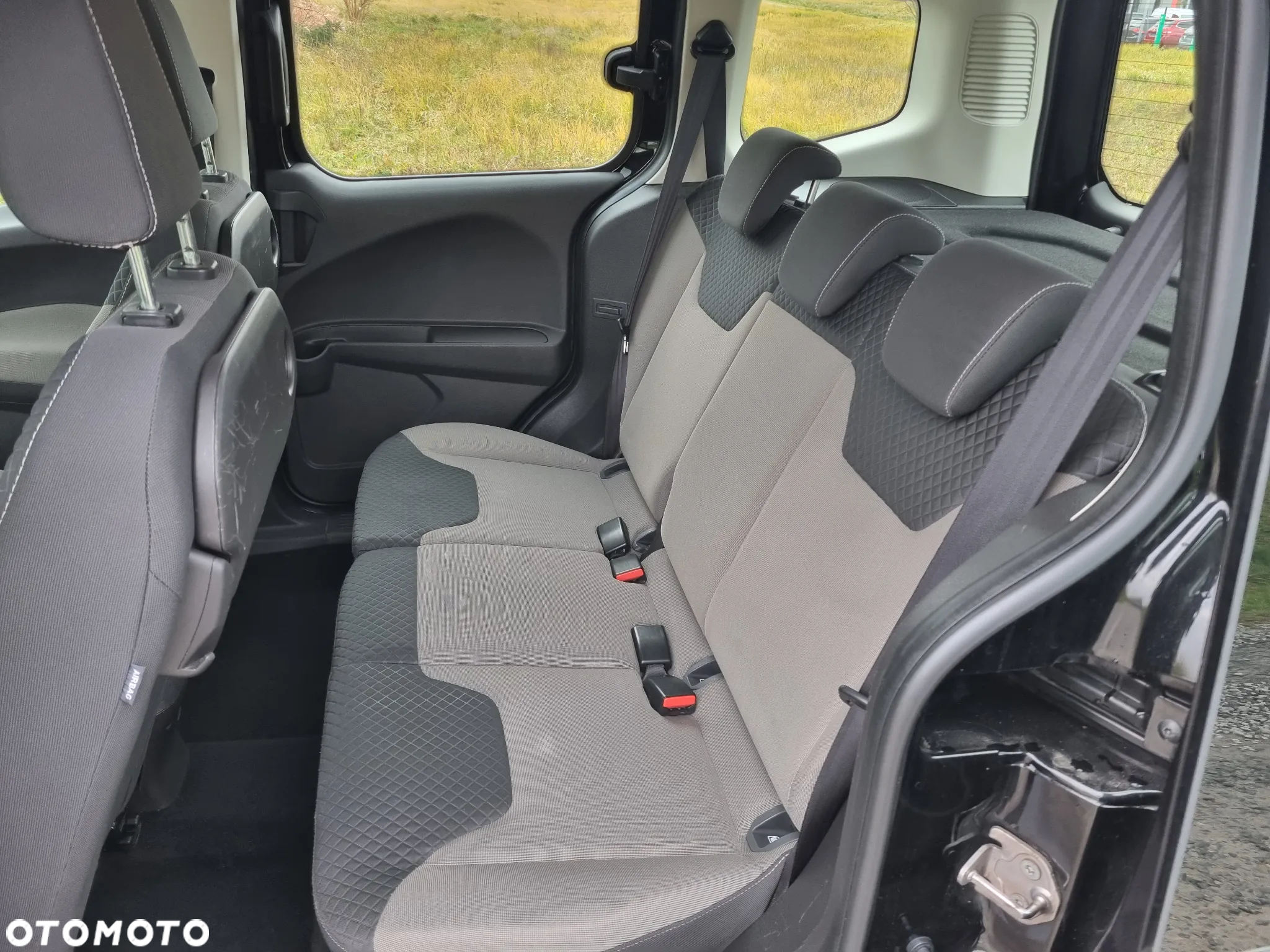 Ford Tourneo Courier 1.0 EcoBoost S&S Ambiente - 18