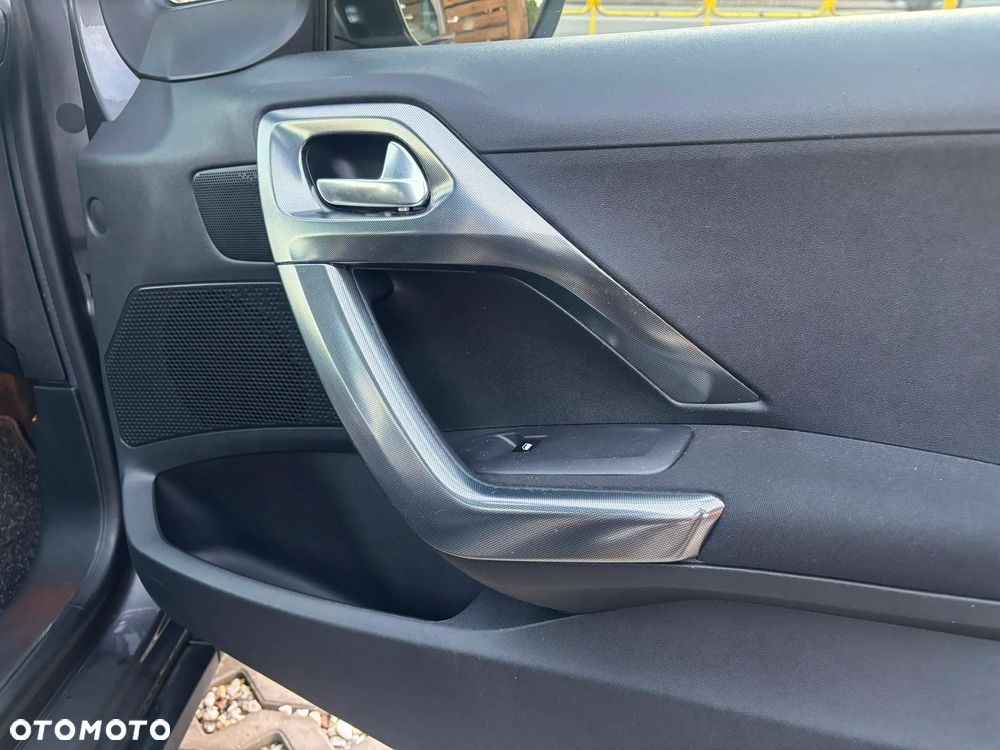 Peugeot 2008 BlueHDi FAP 120 STOP & START Business-Line - 32