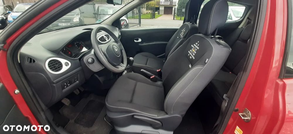 Renault Clio - 37